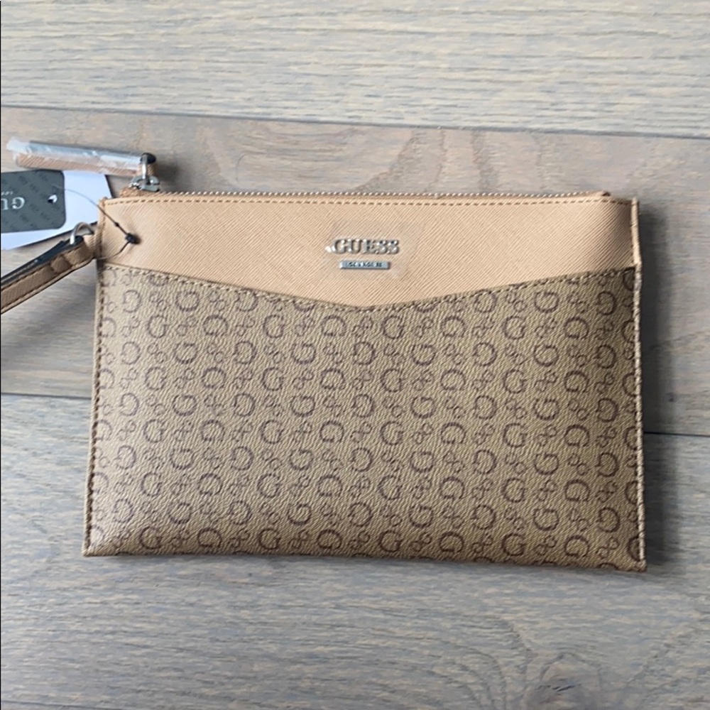 NWT Guess Wristlet